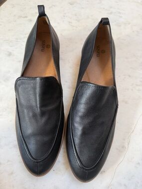 Susina Black Leather women's Slip-On Loafers 11